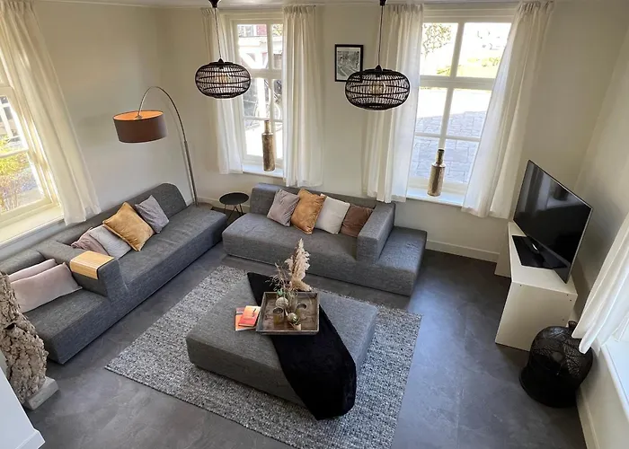 Rhynhoven Semesterbostad